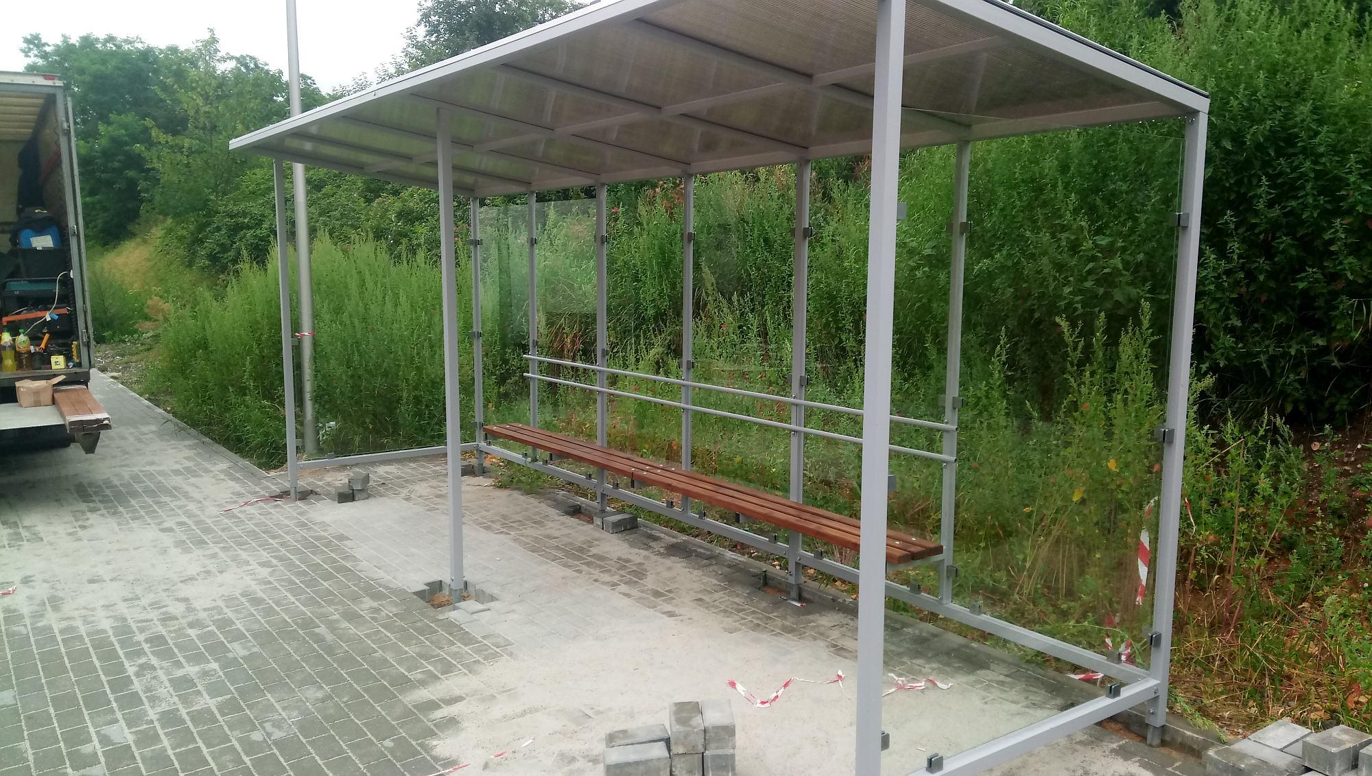 AUTOBUSOVÁ ZASTÁVKA - B4 – Obrázok 3